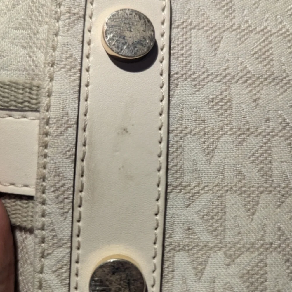 Michael Kors Griffin Large Hobo Bag Natural Vanilla